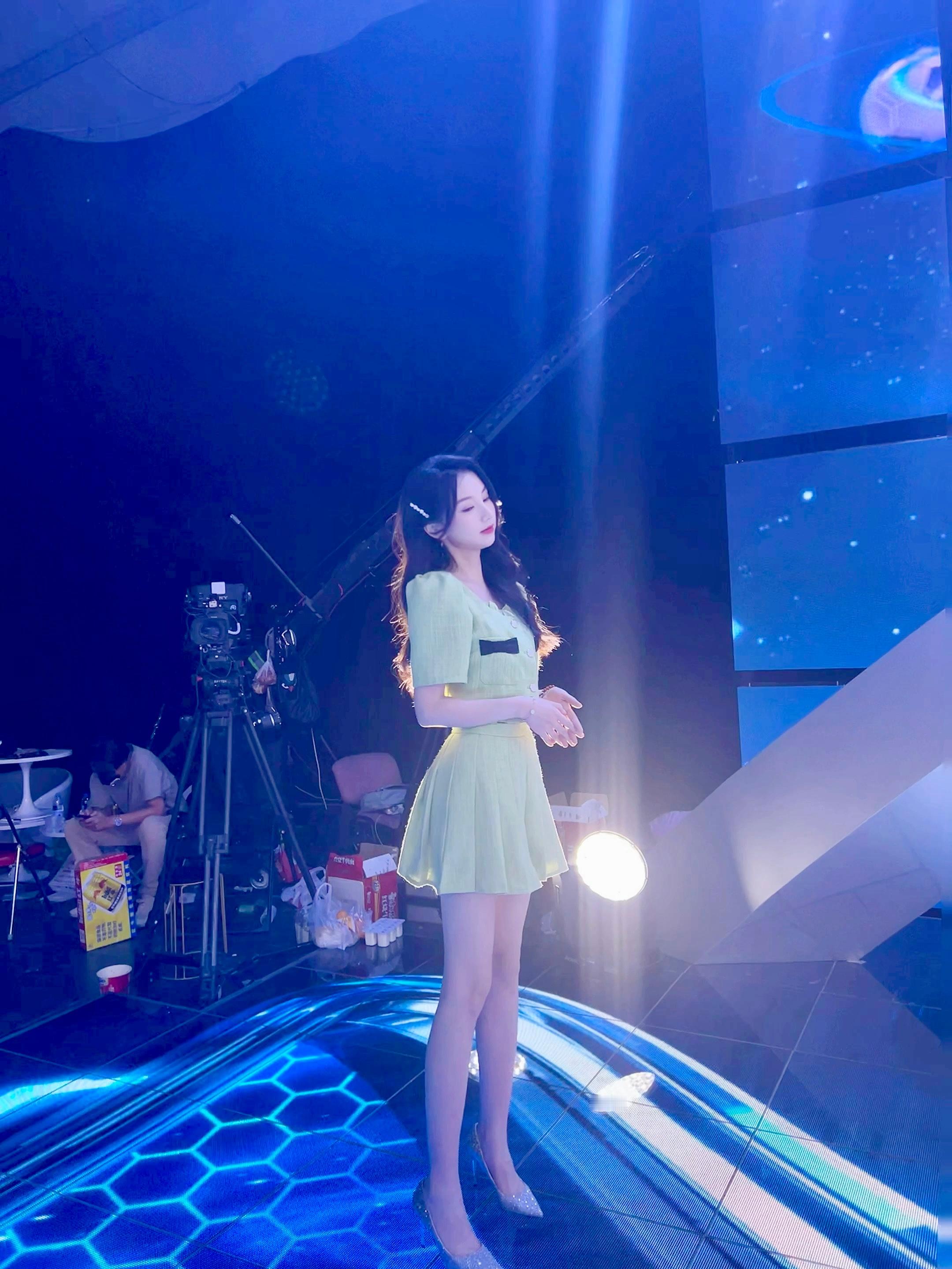 魏欣怡[超话] 赛事直播预告✨锁定⚽8🈷️9 18：00 上海申花VS上海海港