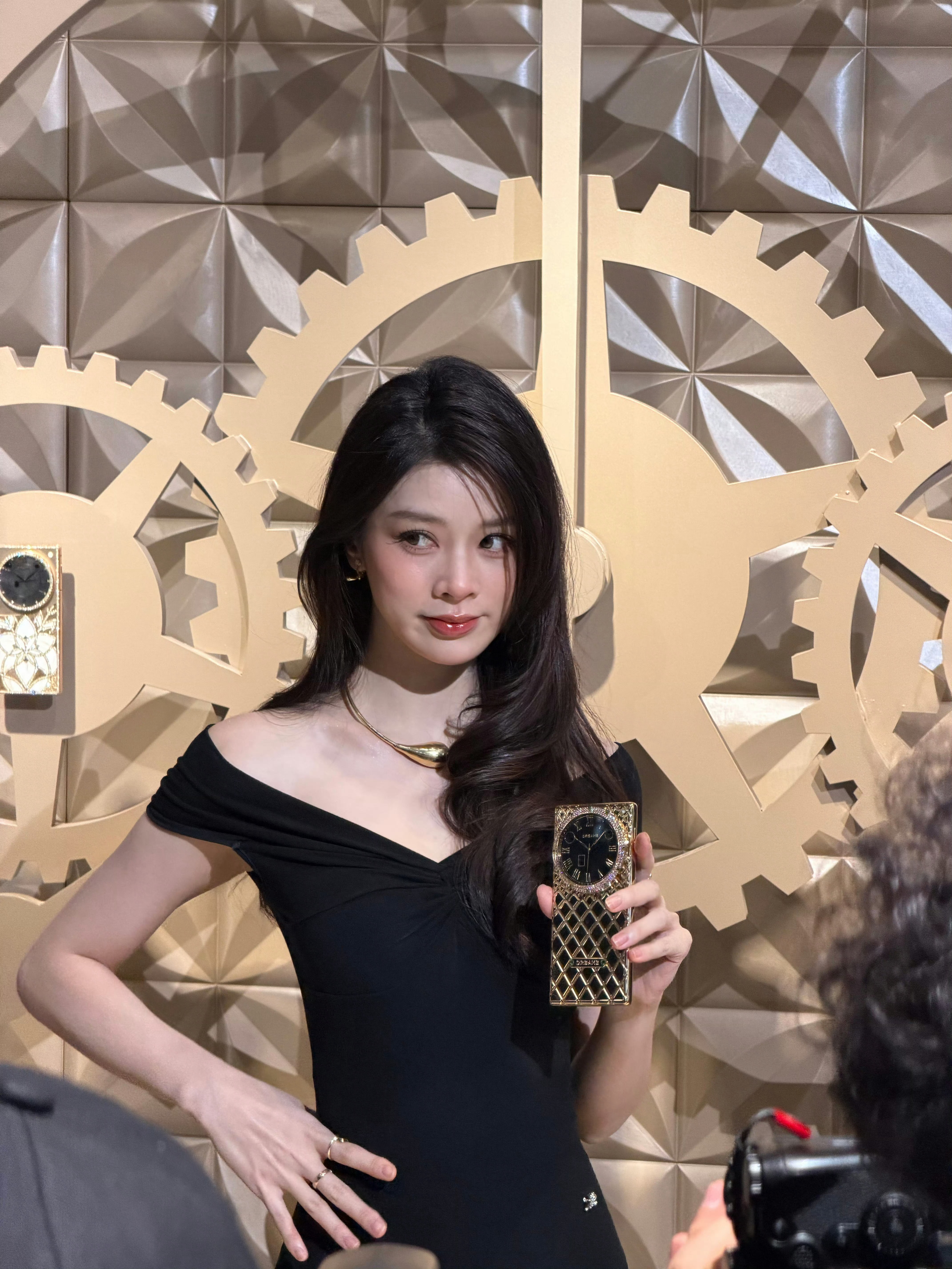 不是，追觅 AURORA 手机也太太太太太太太好看了吧