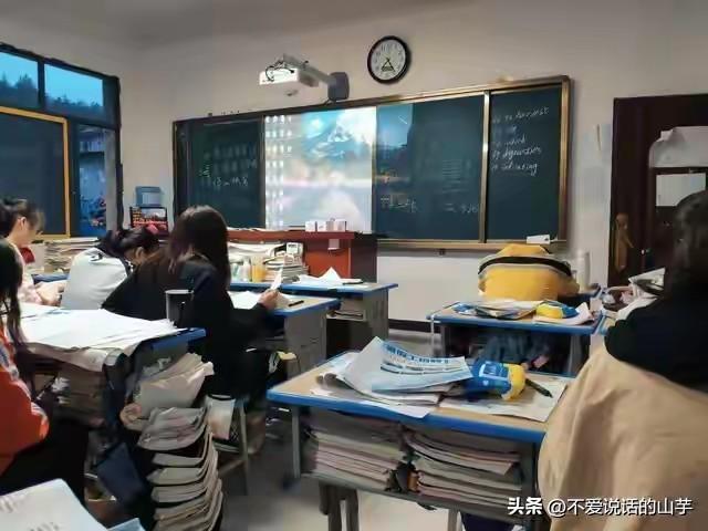 高三一年时间  从500出头提升到600分有无可能？
相比于初三还要学习不少新课