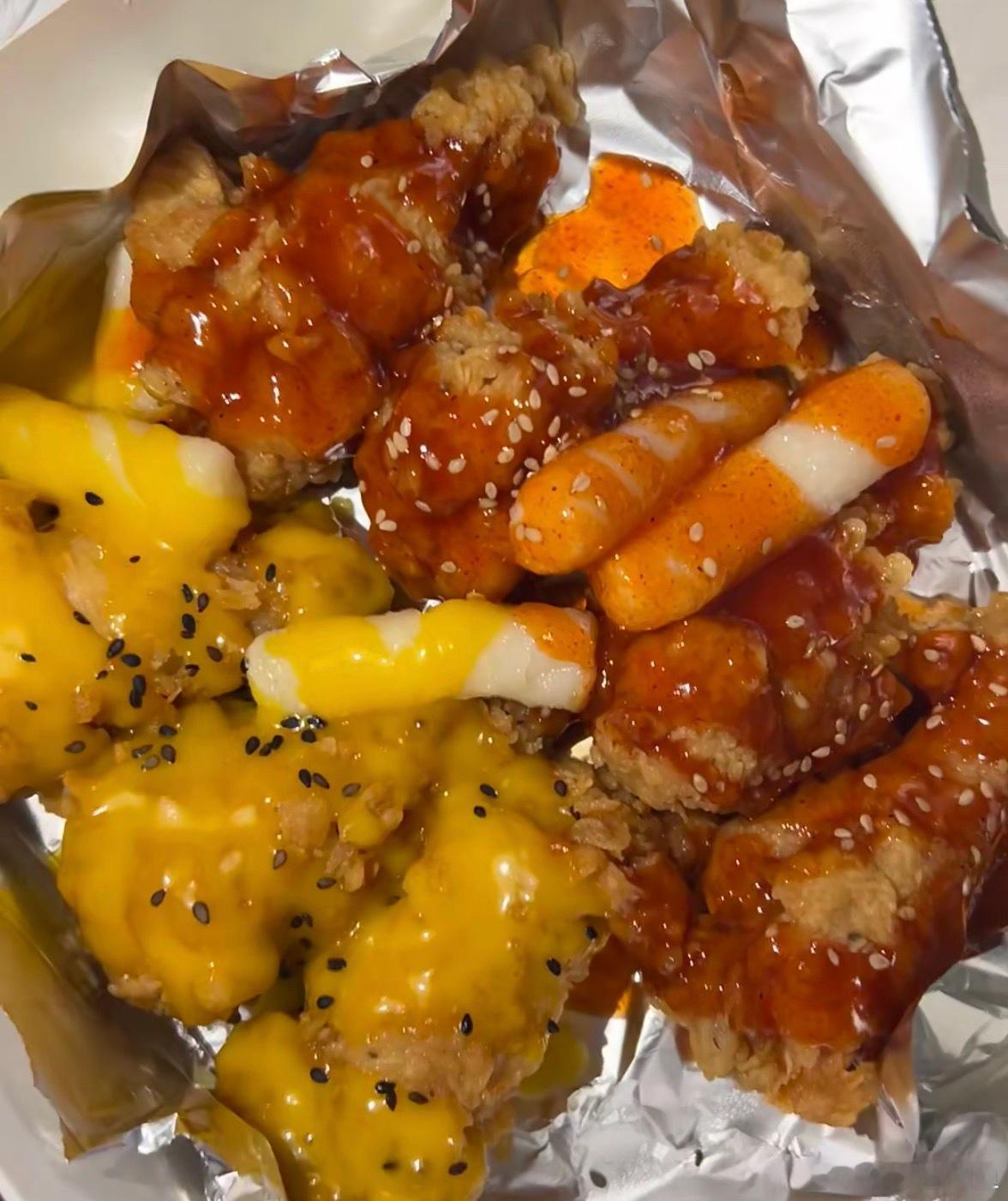 深夜放毒，超爱吃的韩式炸鸡，有人跟我一样爱吃芝士蛋黄酱吗 