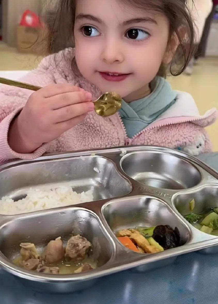 2025.1.25
我国、韩国的去年出生人数有所增长，但是同属东亚地区的日本新出