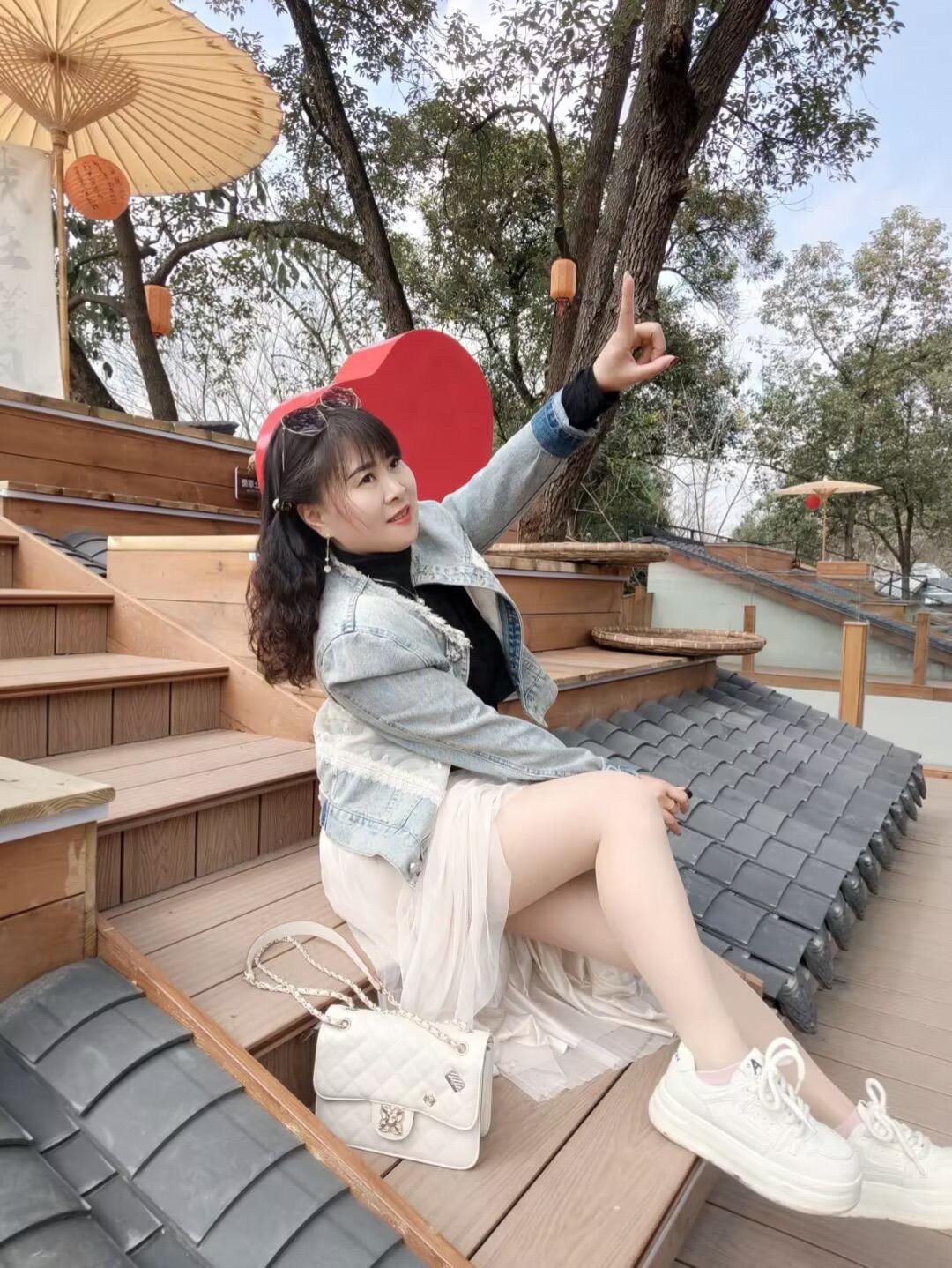 天气转冷记得要添衣，累的时候注意休息，千里万里我也会惦记，最爱的人是你是你…