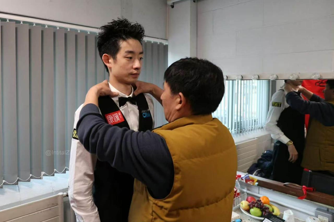吴宜泽领先一局，进入最后的阶段。

10-7领先三局的比分，吴宜泽进入了第3阶段
