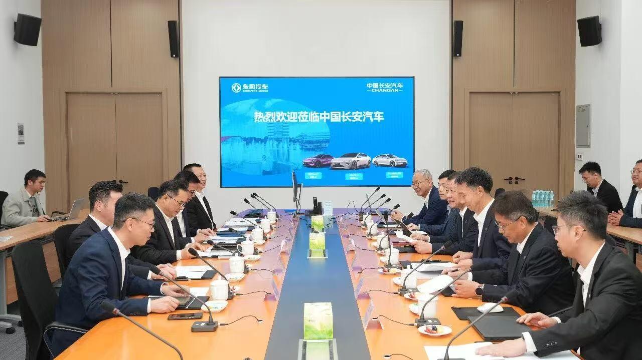 东风集团，率队访问长安汽车
- 杨青董事长，对中国长安汽车战略布局、企业精神、自