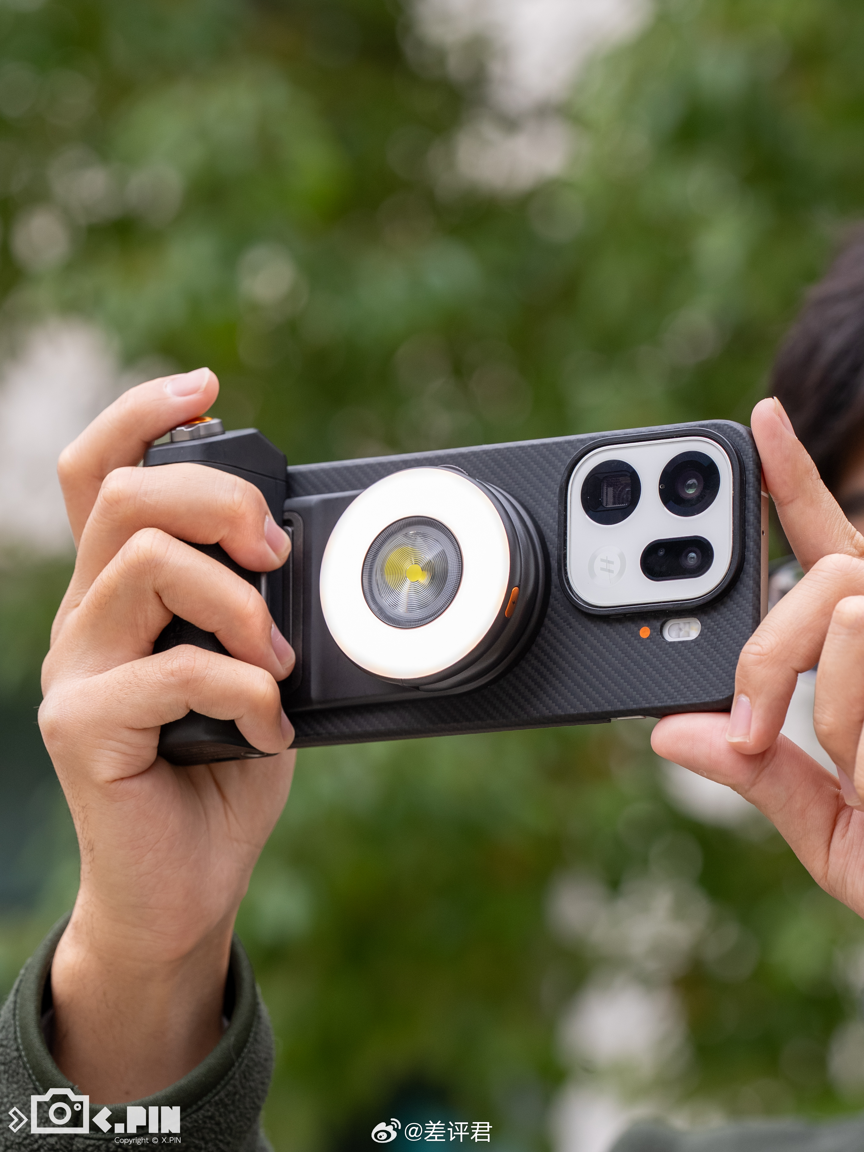 #差评说数码# 发布会过了那么久，OPPO 这个磁吸闪光灯终于开卖了，全名挺拗口