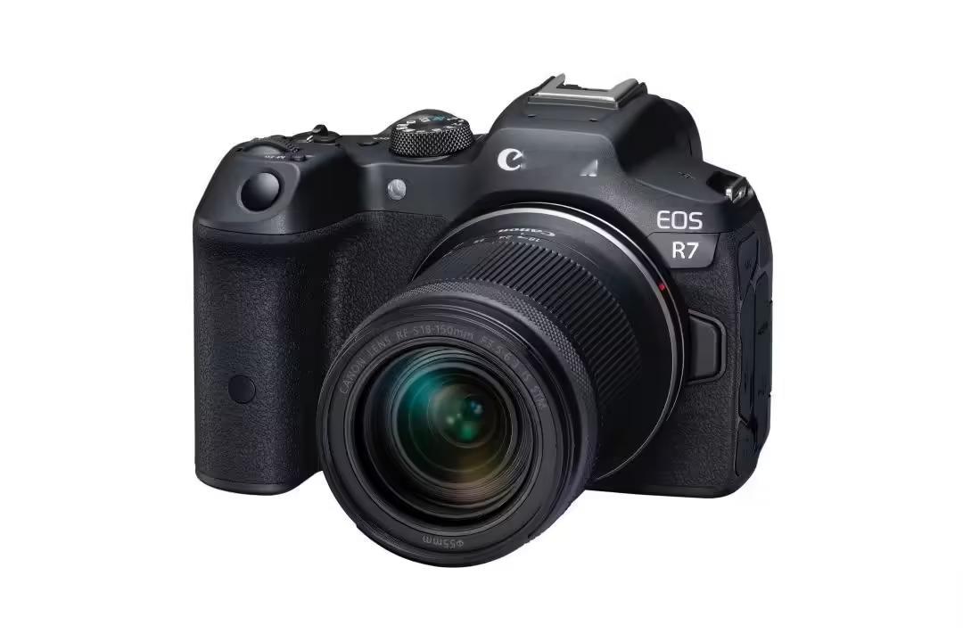 佳能 EOS R7 Mark II 系列相机有望于今年下半年发布，该机有望成为佳