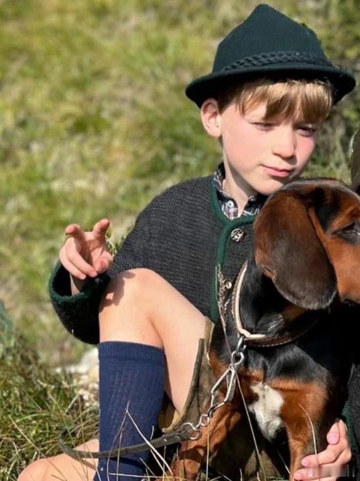 卢森堡王室 🇱🇺11月28日，拿骚王子利亚姆8岁生日快乐。 