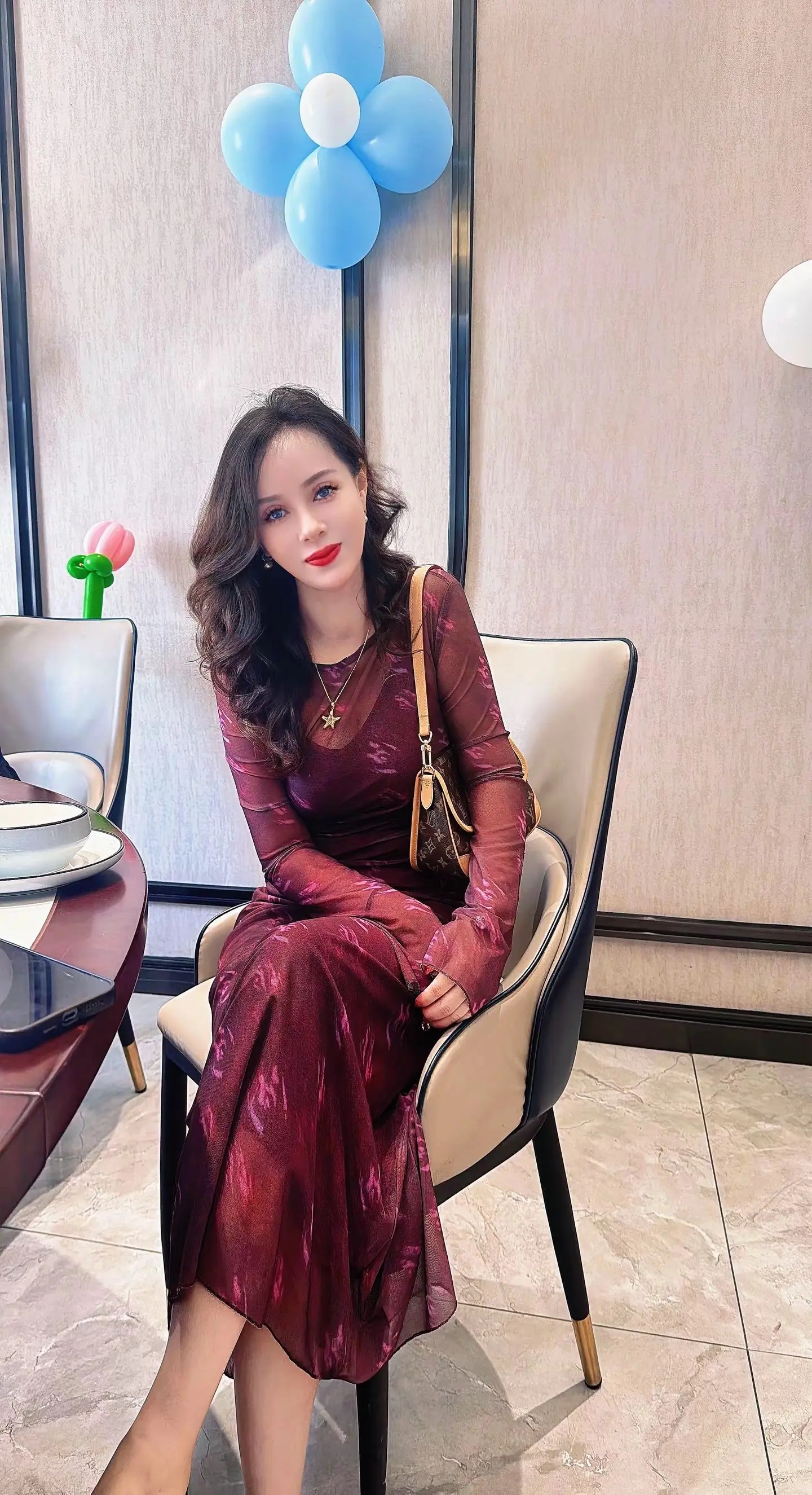 青春若有张不老的脸，但愿她永远不被改变。