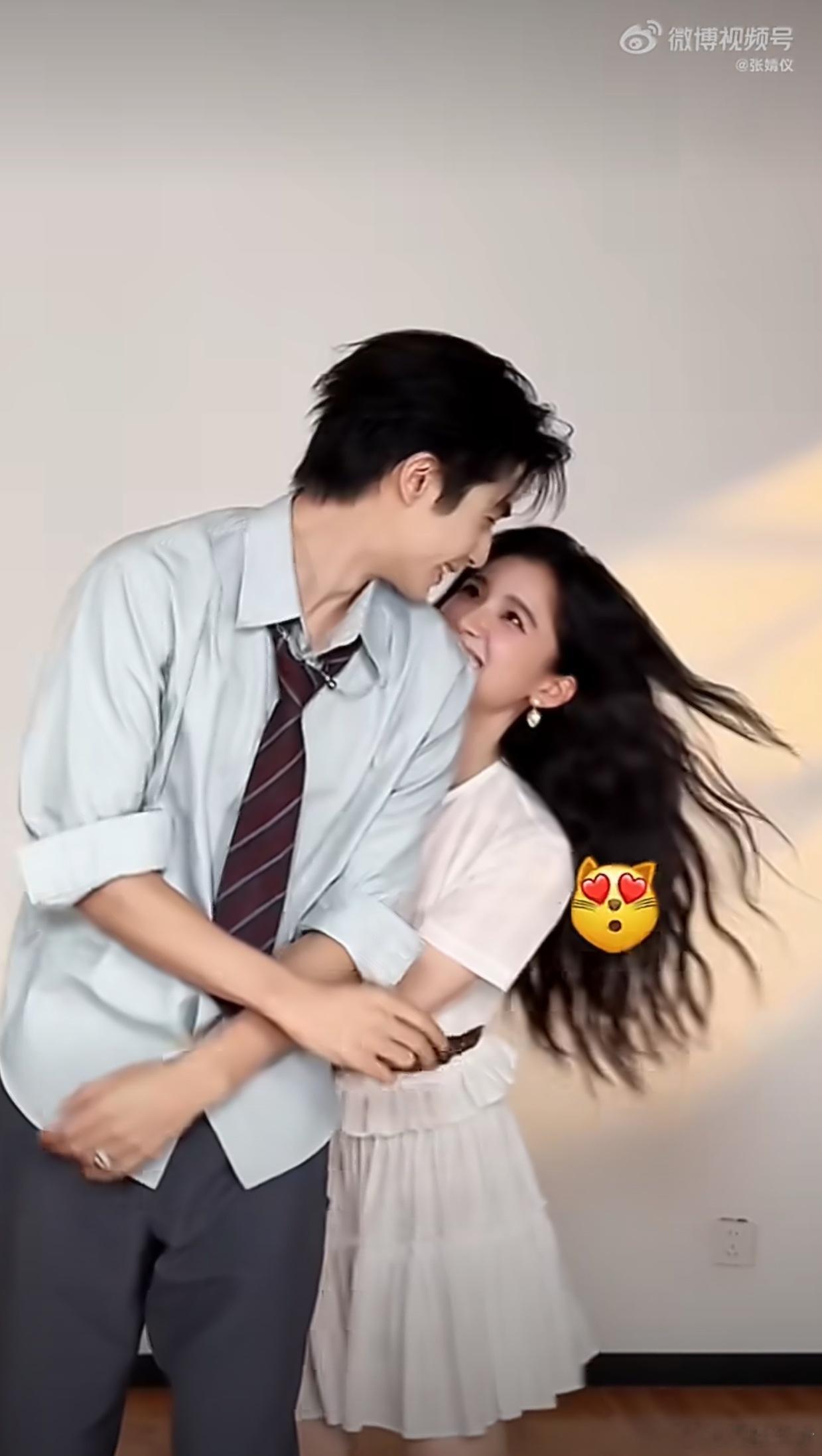 宋威龙张婧仪影子舞 谁懂啊刷到一次就点进去看一次，完全走不出来，两个人跳这段也太
