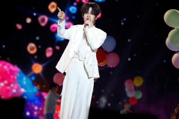 徐子未又上音综了徐子未音综下班路透一出来我直接狂喜！徐子未又上音综啦，还是国粤无