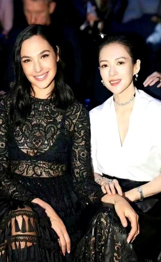 你嫌章子怡争议多，她早是国际公认的华语影坛门面。
 
卧虎藏龙帮华语片拿了首个奥