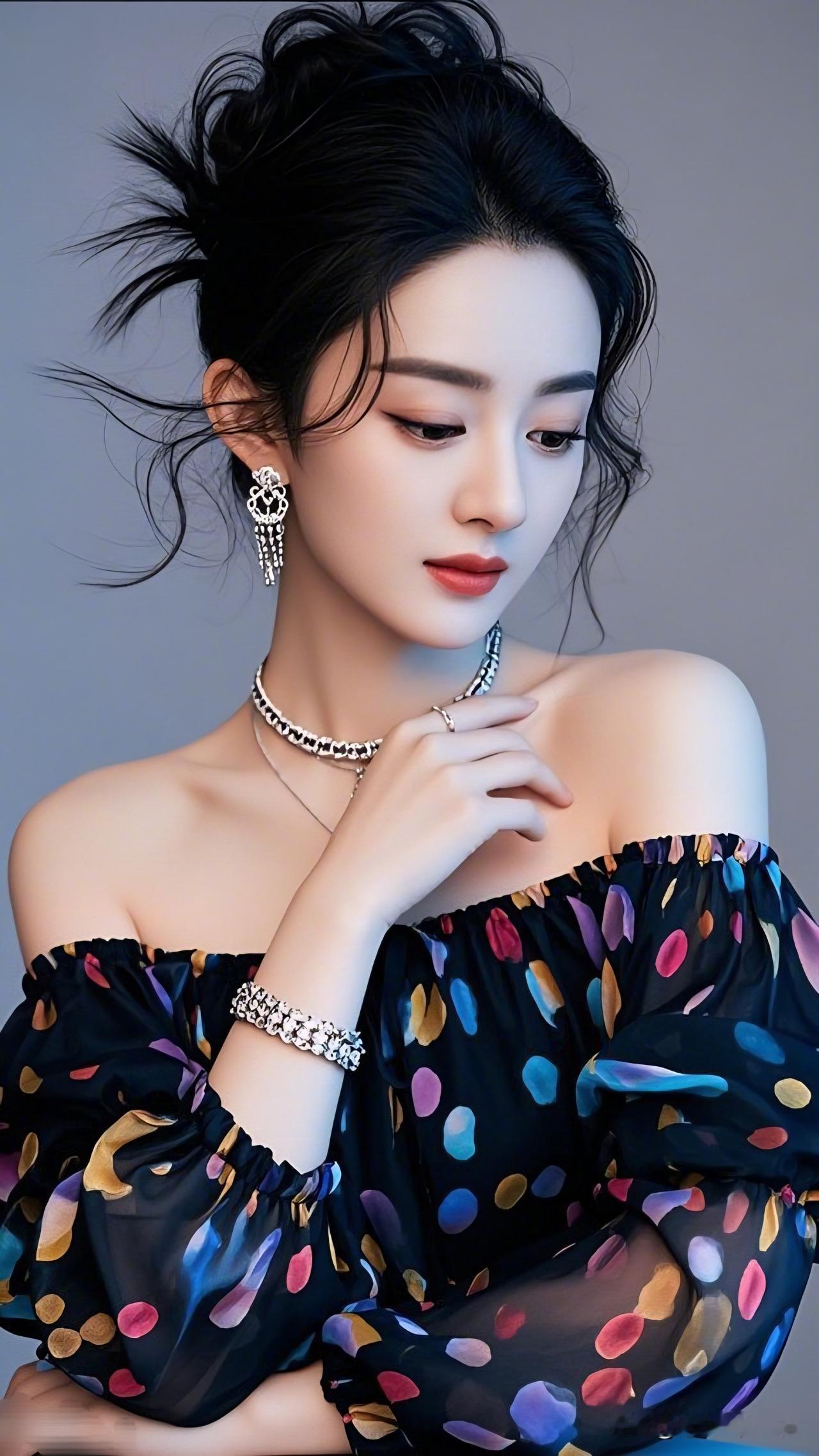 黑发如云，玉颜如花。谁是你心中的女神🤩 优雅黑发，精致妆容，复古耳环，时尚穿搭