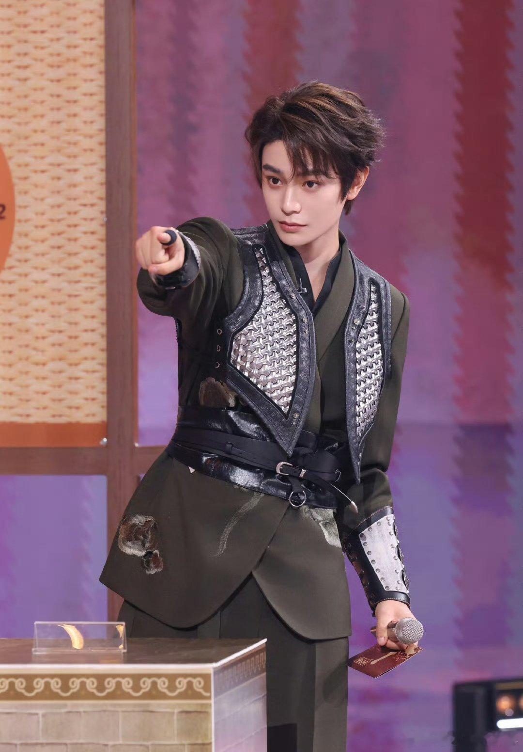 丁禹兮丁禹兮卫韫的主场来了丁禹兮你好星期六见 丁禹兮就像演艺圈里一颗独特的星，总