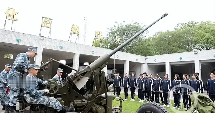 解放军第二代高炮3大样组合：抗美援越的37毫米、57毫米和100毫米