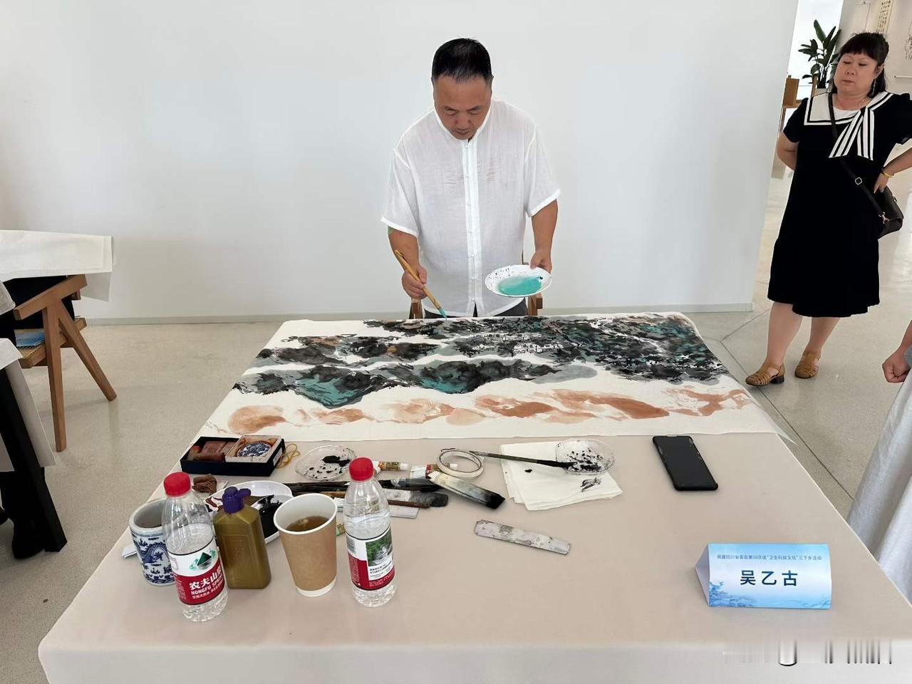 非遗捻条画创作《蜀山中冮行》被中江文化馆收藏。
图文：吴乙古
夏日生活打卡季