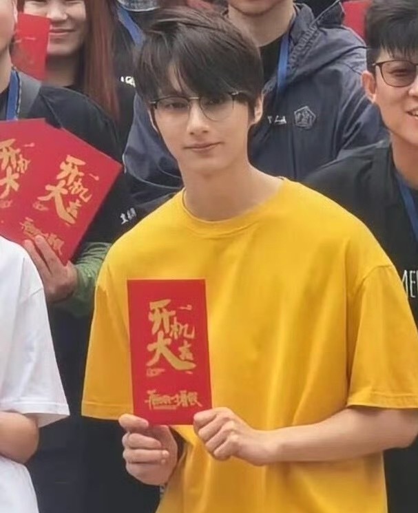没有区别！男大来也！开机快乐🎉文俊辉再给我一个暑假
