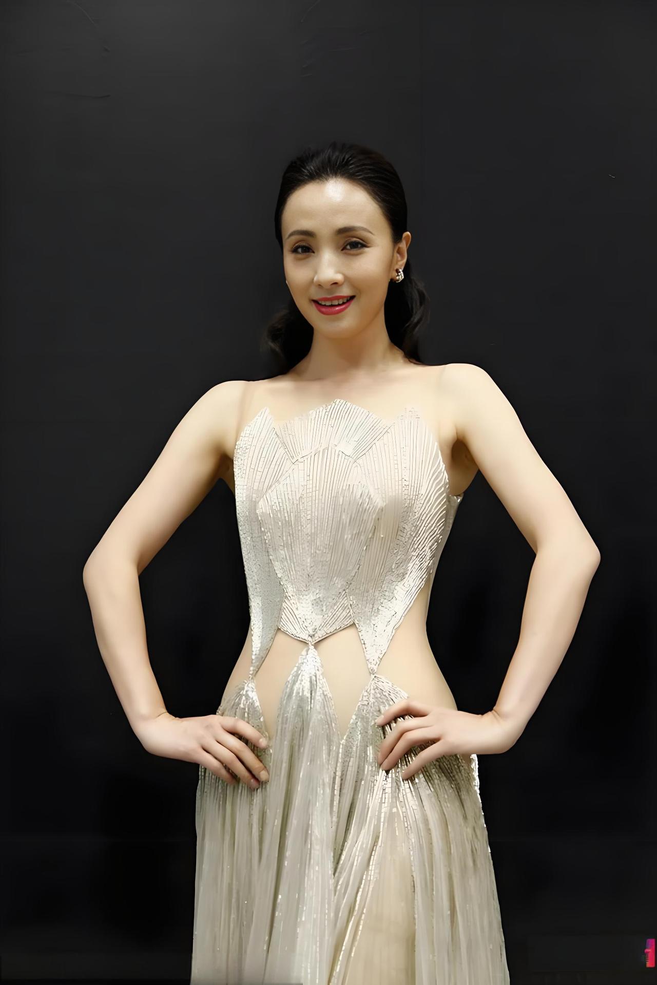 陶虹是从花样游泳赛场走出的实力派演员，拿过金鸡奖、飞天奖等重磅奖项。她从《阳光灿