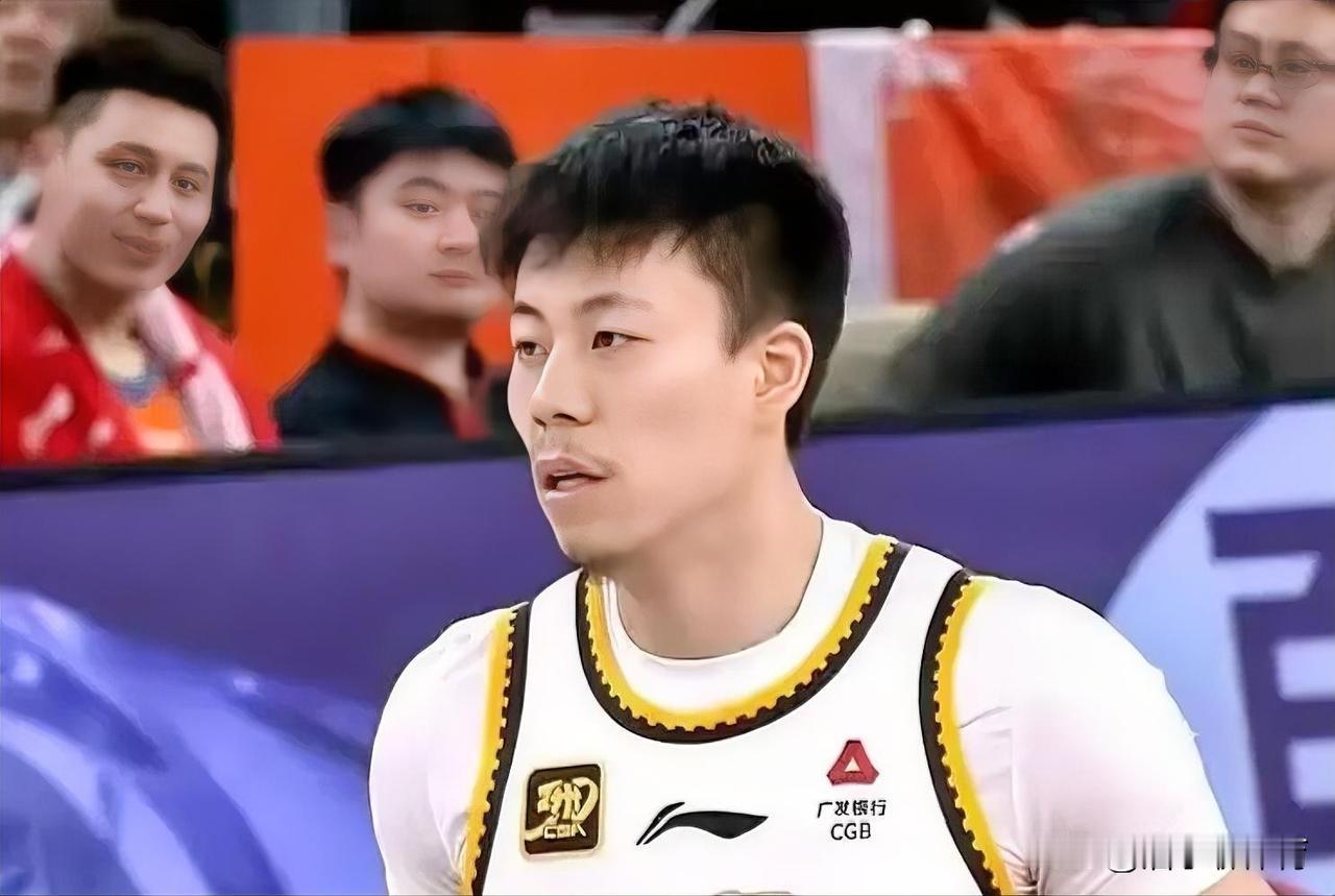 相信吗？送走张镇麟，引进姜宇星，辽篮的实力有增无减，为什么这样说，其实原因很简单