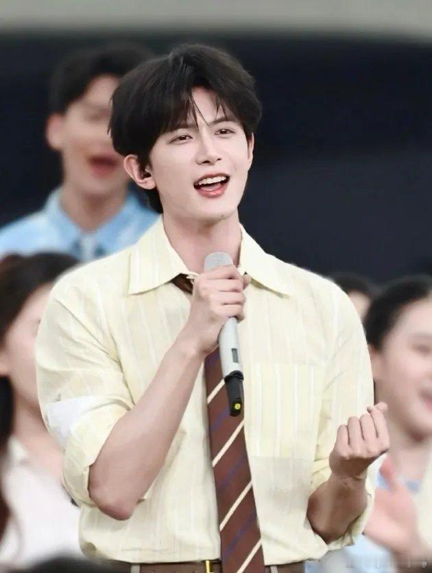 今年五四晚会嘉宾阵容迎来新变化，除当红艺人外，多位近期出圈的新生代演员受邀参与录