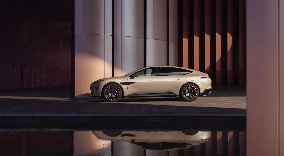 阿维塔12十二项同级独享 10月28日上市的阿维塔12四激光版，名字里虽只多了“