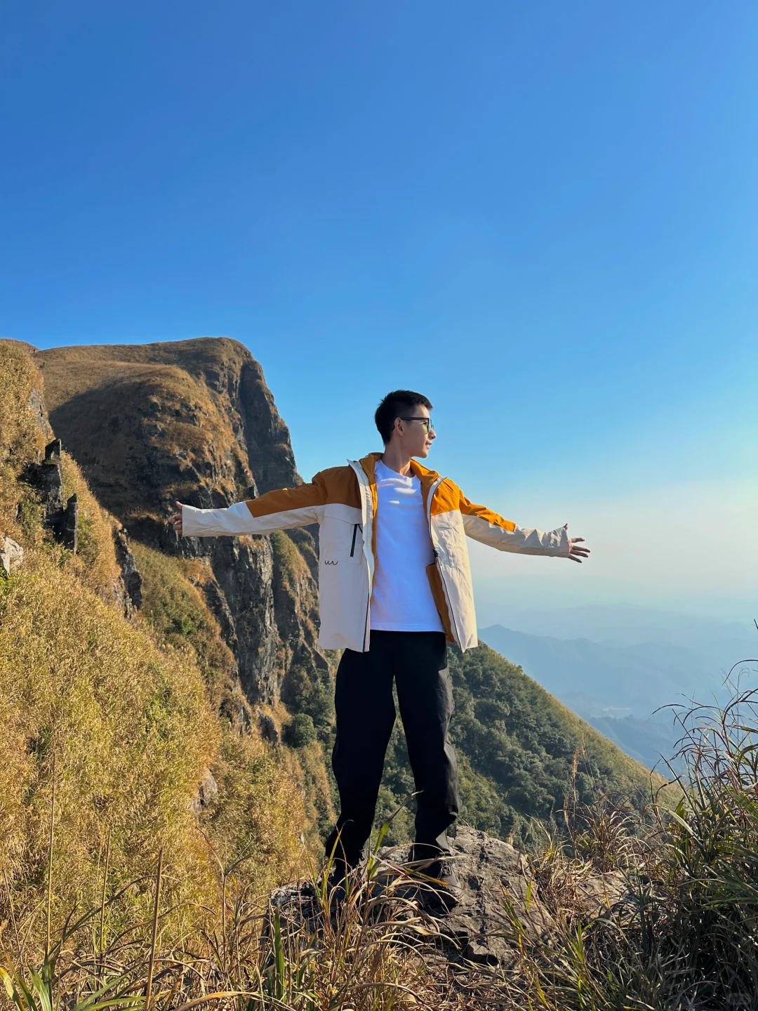 被广西大圣山治愈，秋天漫山金黄芦苇荡巨美