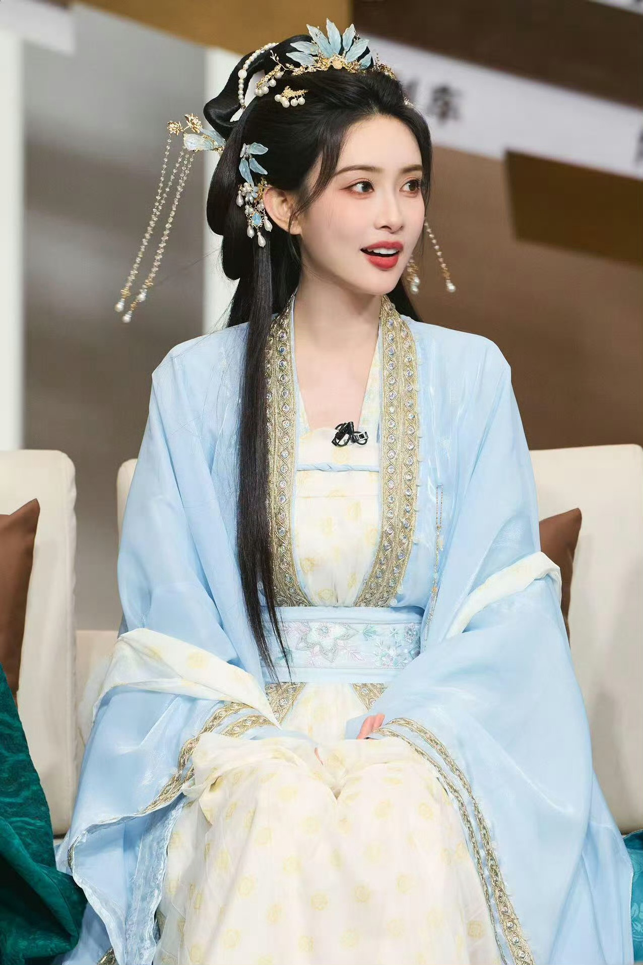 孟子义祝大侦探十周年快乐孟子义祝福大侦探 孟姐送祝福也太甜啦💖 之前来大侦探那