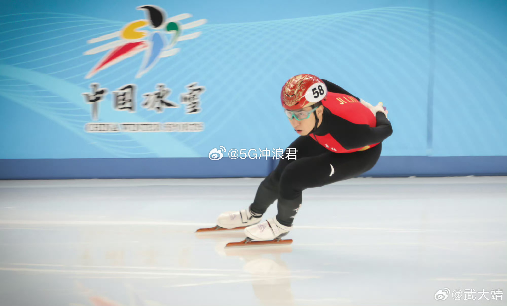 武大靖回应被大胖媳妇教滑冰周五晚高疯 张踩铃讲这段的时候我都能想象那个画面。大胖