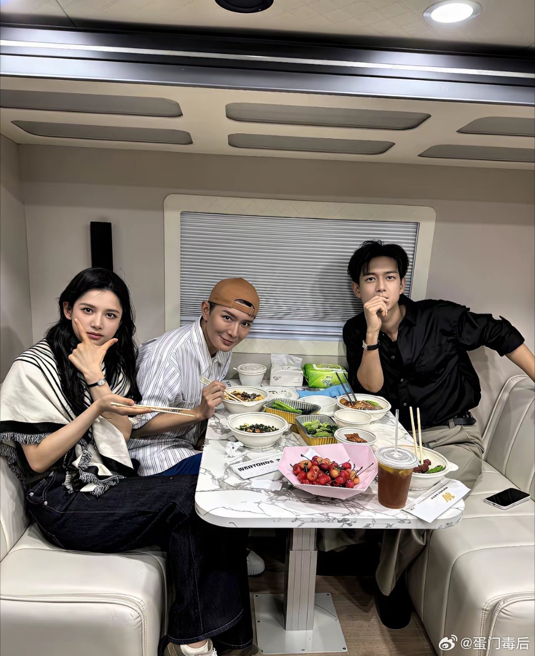 明星吃的很简单，也很辛苦 