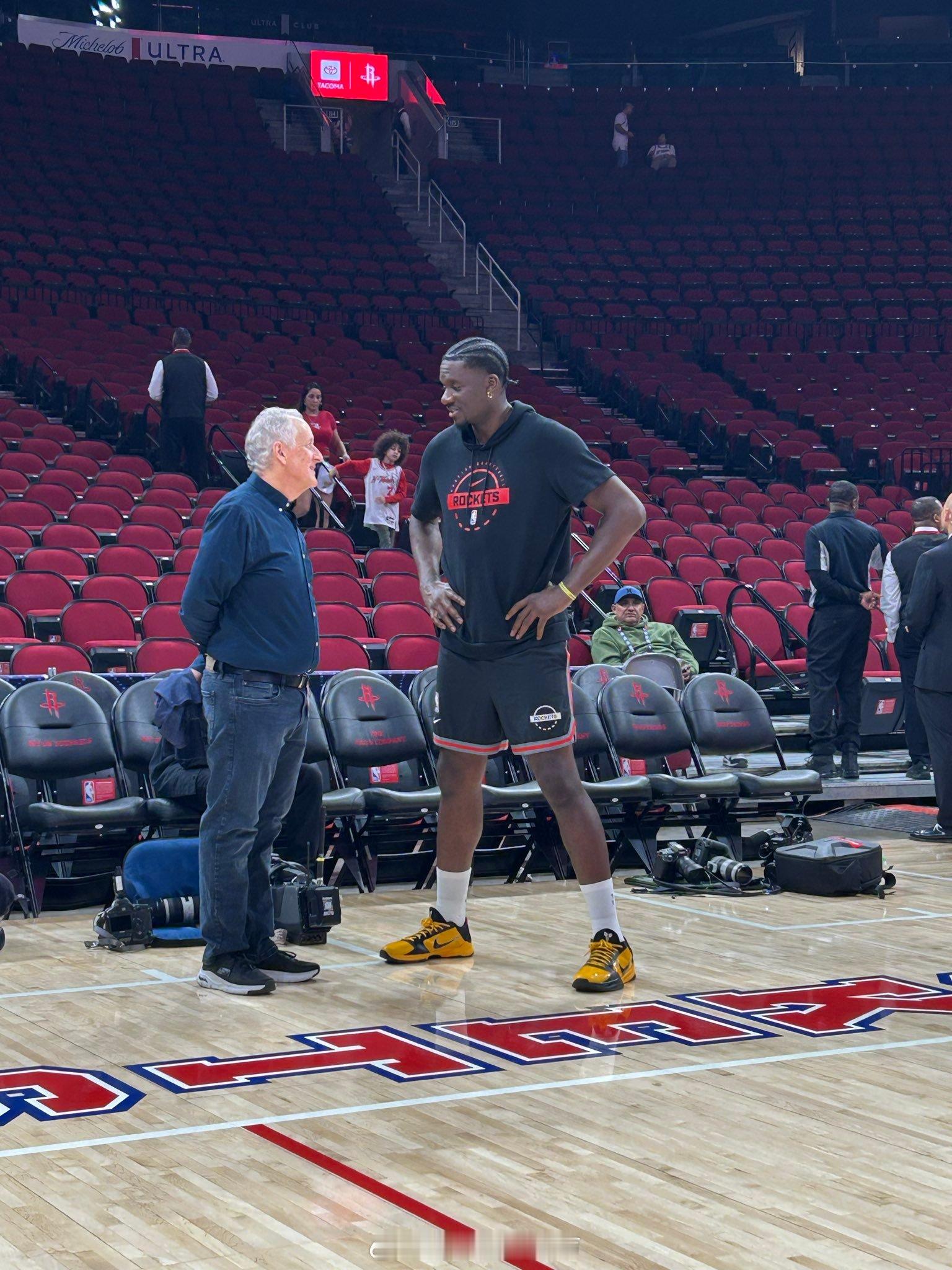 老费根X卡佩拉费根徒弟辞职了，继任者是谁啊？？？