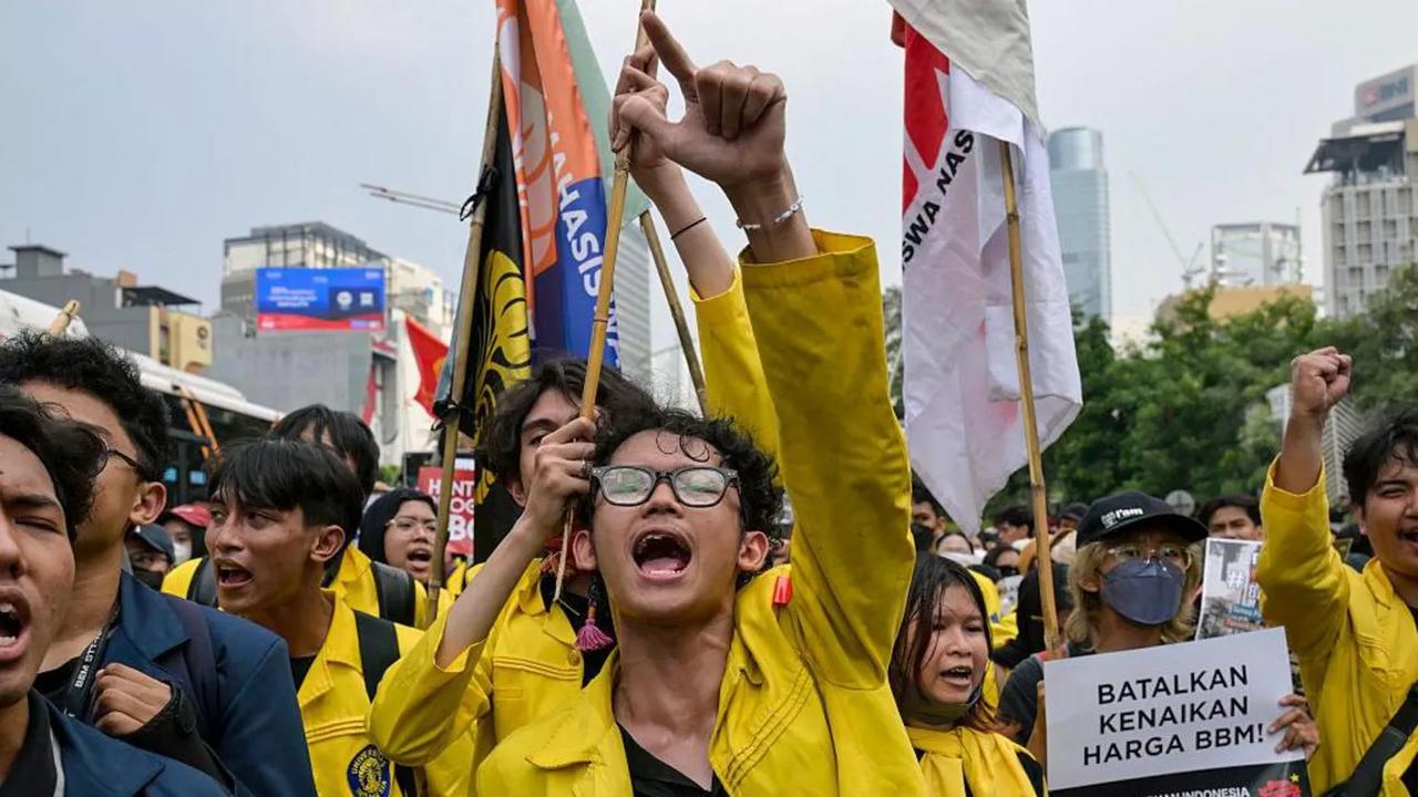 哎呀，这不巧合吗！! 美国遏制中国，算盘打在这里。

就在印尼对美国要求军机飞越