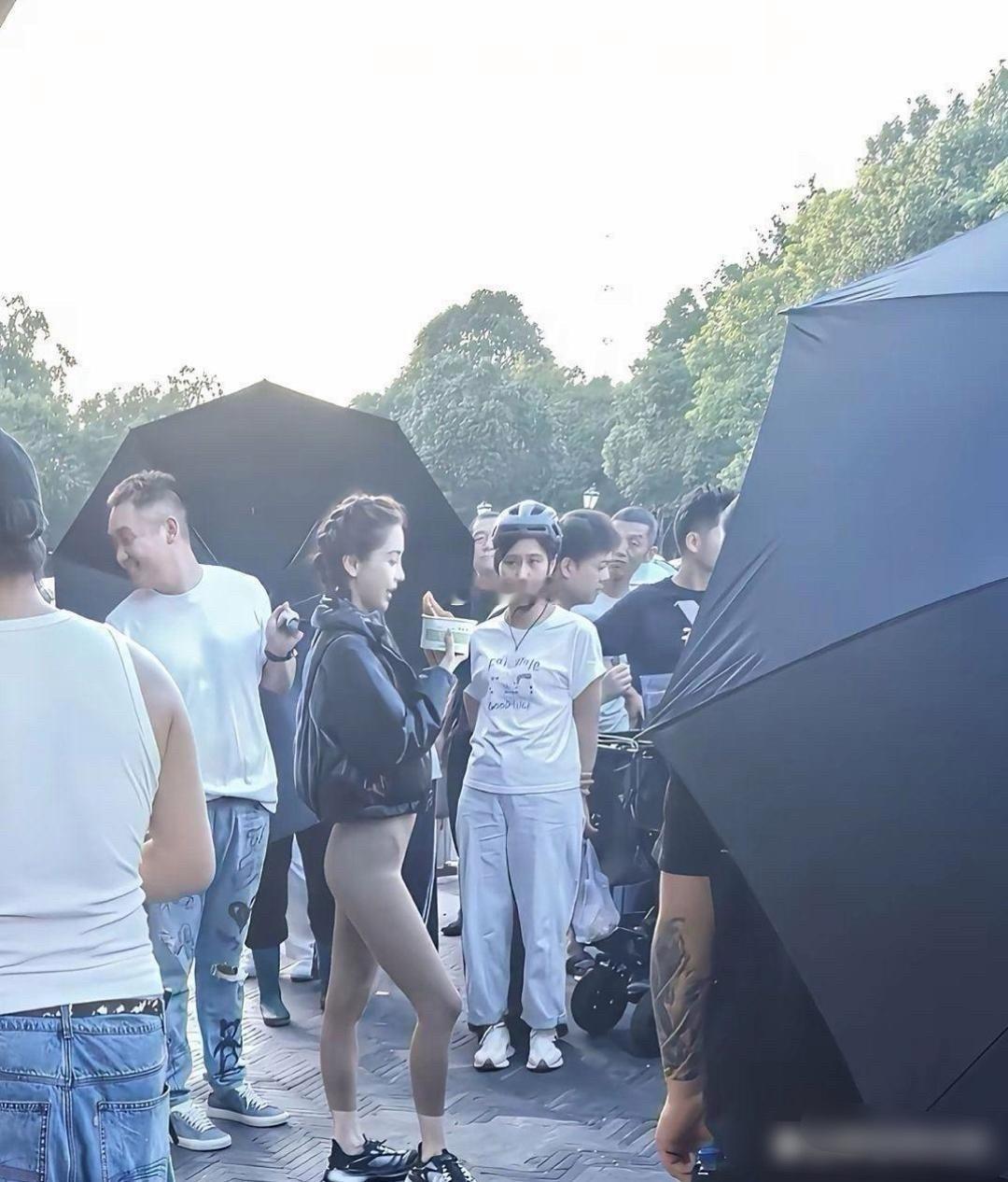 我去…baby线下跟线上也不一样啊 ​​​