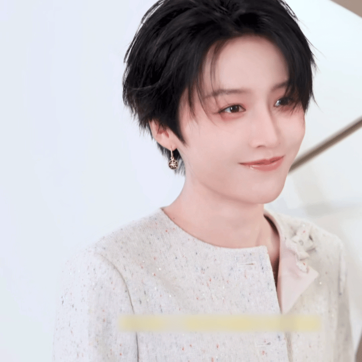 谁能懂每天都在追世界上最萌的小女孩有多幸福哇！Bonjour～～～😊 ​​​