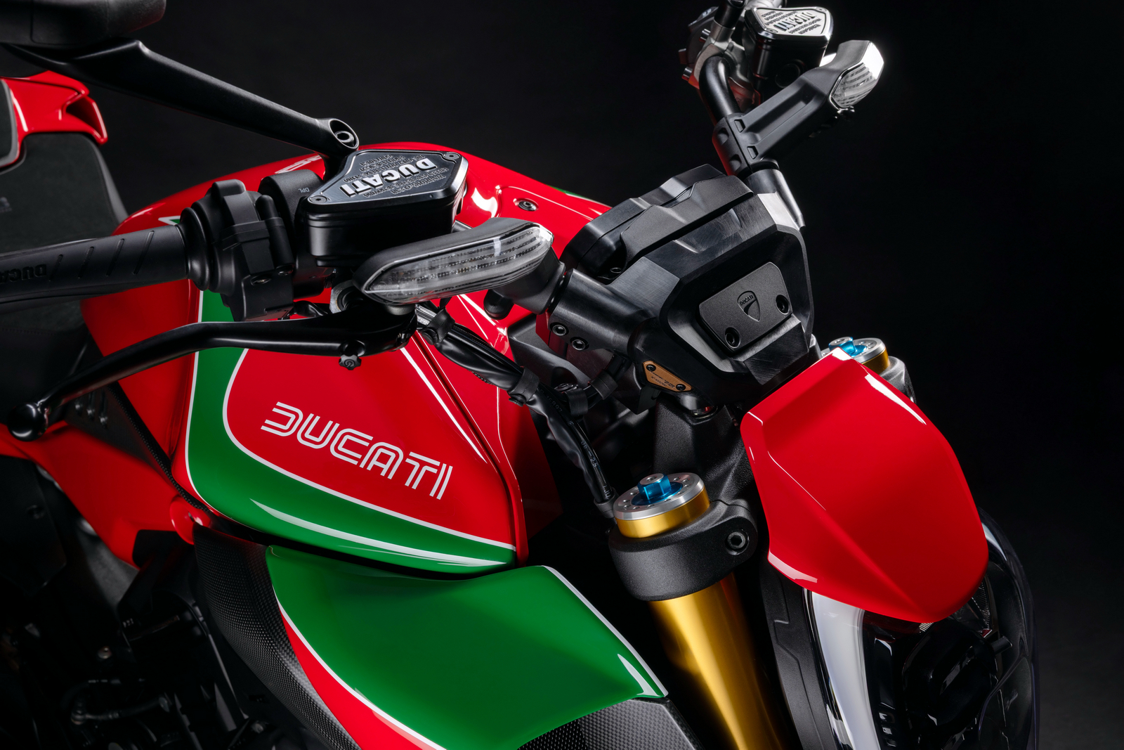 车市热门 杜卡迪 百年珍藏系列：Diavel V4 RS 100 
