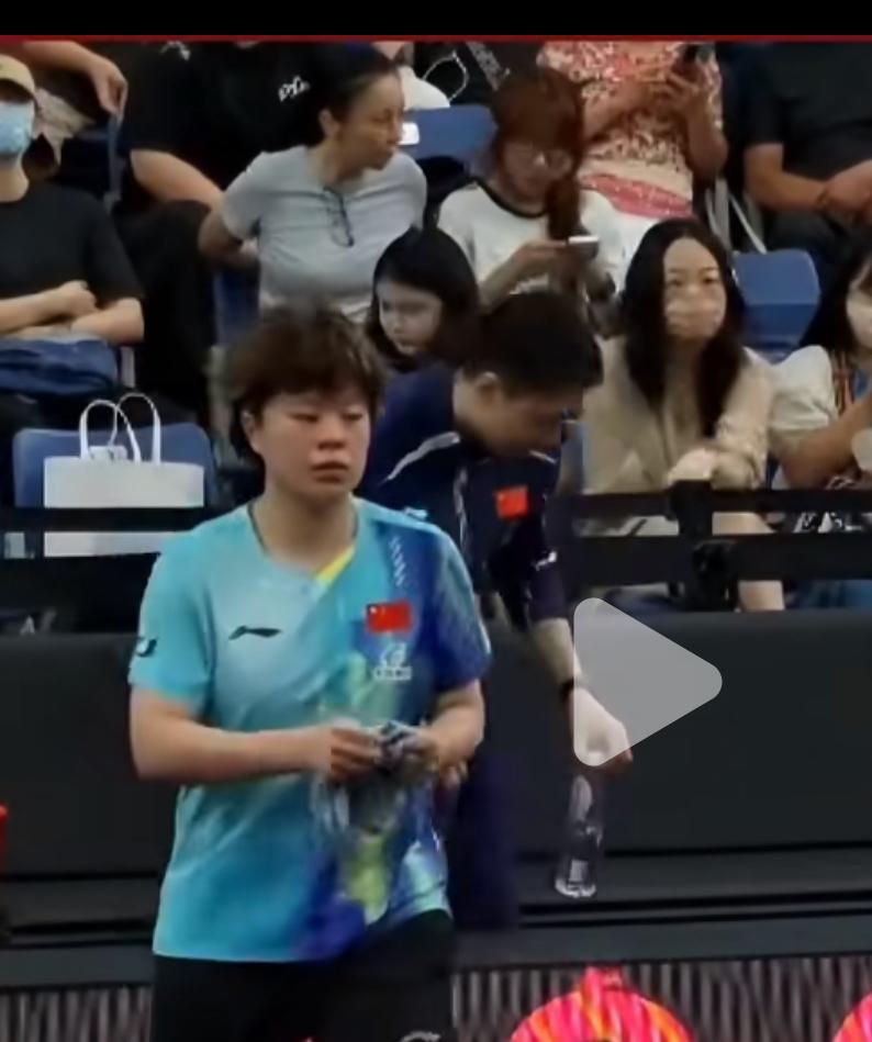 重庆冠军赛 王艺迪3:1汉娜高达，晋级女单16强—场外任皓笑了！
3月11日，W