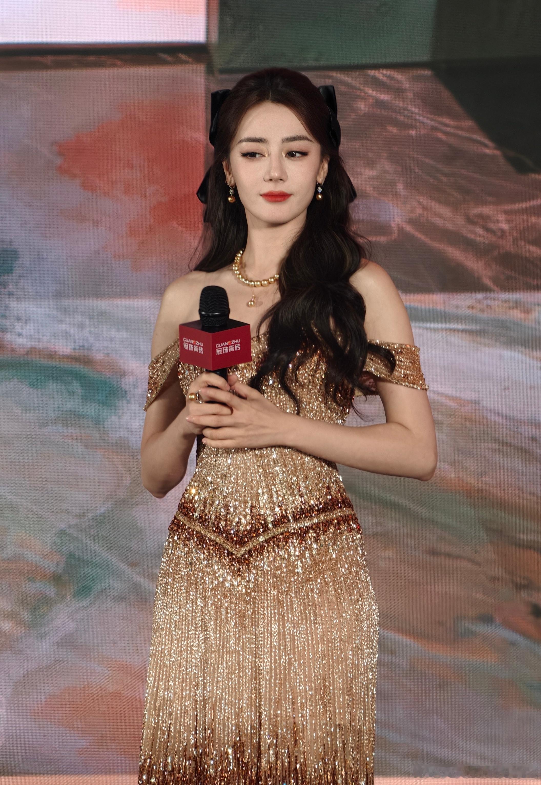 迪丽热巴  想要的可自取，修图的话说明一下就可以品质好房 冠珠智造冠珠瓷砖全球品