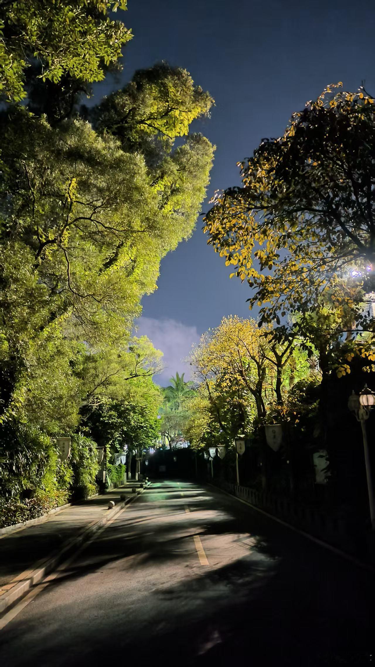 期望是通往地狱之路。——【克里斯多福·孟】《亲密关系：通往灵魂的桥梁》 