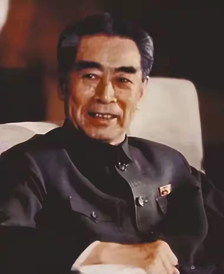 今日是周恩来总理逝世50周年

半个世纪的风雨流转，山河铭记他的风骨，人民从未淡