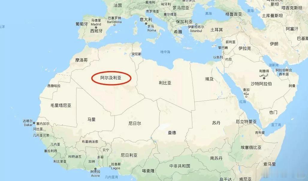 阿尔及利亚表示支持其南部邻国马里的领土完整，并“拒绝一切形式的恐怖主义”。该声明