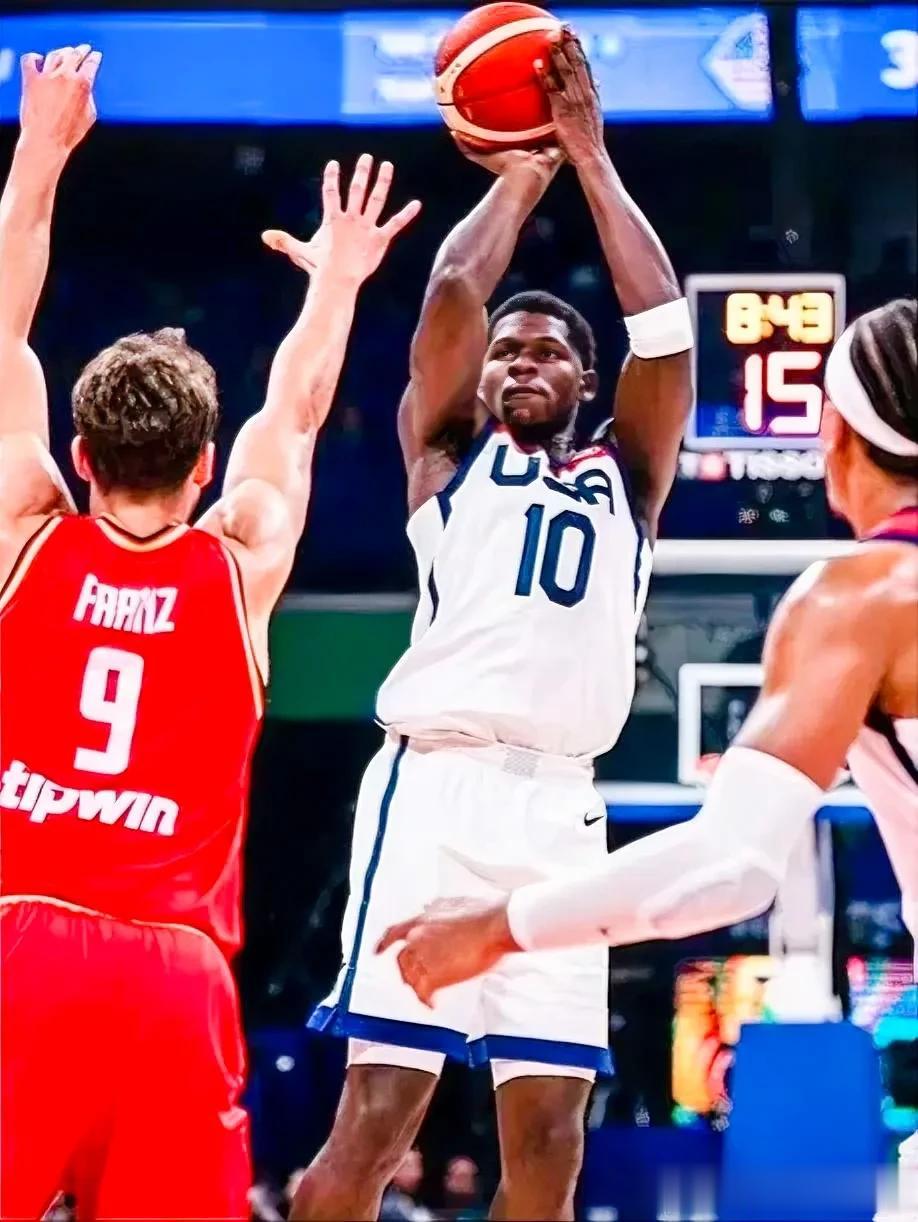 国际篮联公布男篮最新世界排名:
1/🇺🇸美国 786.6分
2/🇪🇸西班