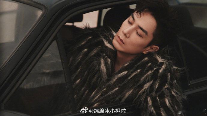 你们让让李承铉吧 看到这里真的太好玩了啊，要不要这么搞笑啊，李承铉好不容易上这样