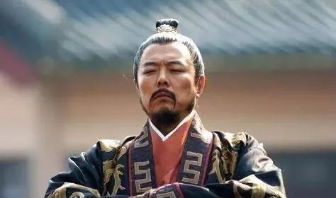 632年，尉迟恭居功自傲打伤李道宗，李世民暴跳如雷：“朕一直责怪汉高祖诛杀功臣，