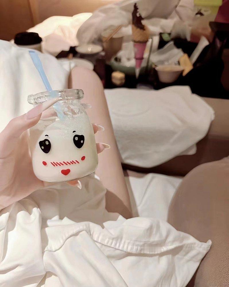 想要过上理想生活 女人唯有自私一点 不被束缚 不将就怎样开心就往哪走 . ​​​