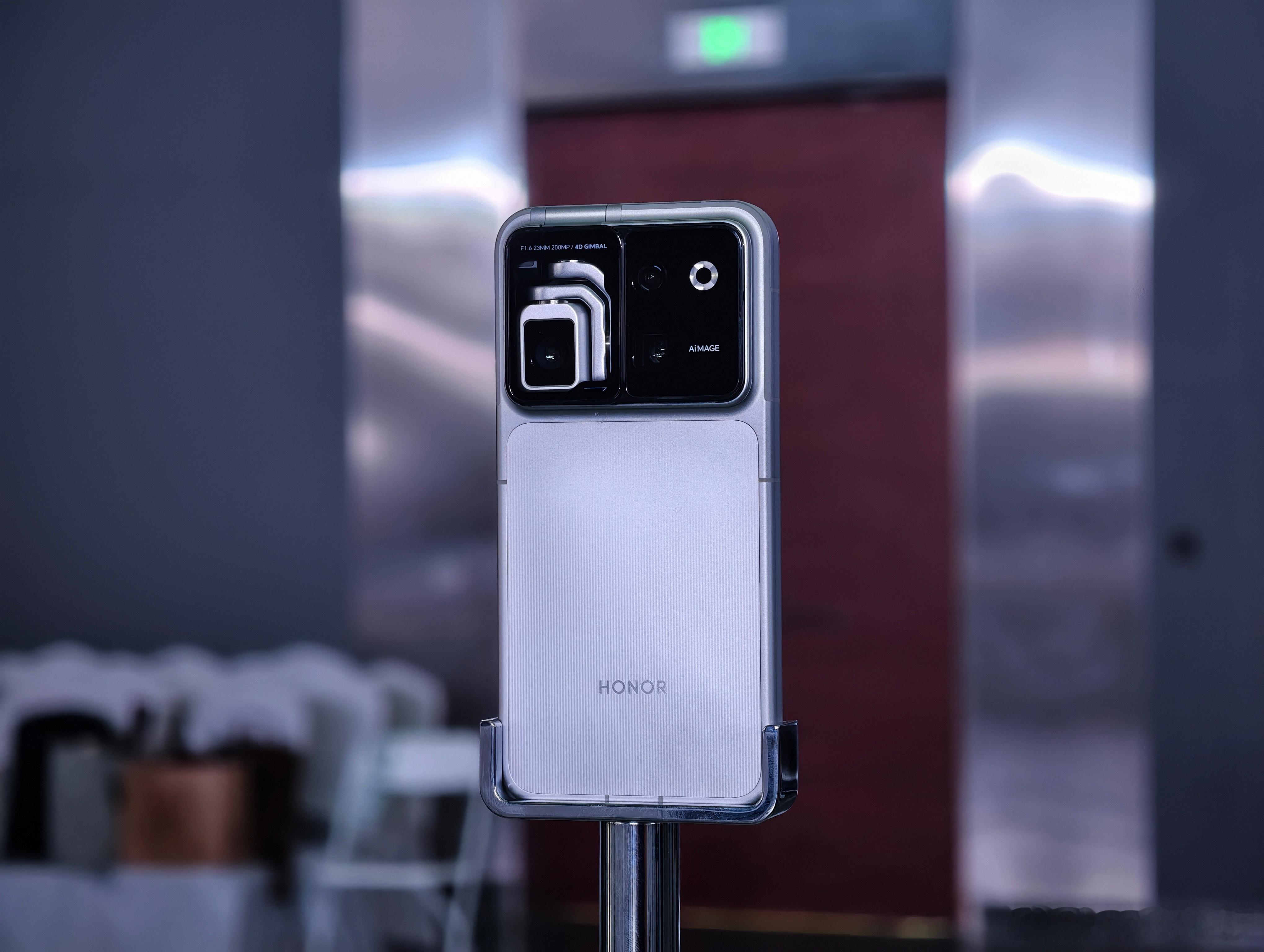 你别说，你别说，荣耀手机这一次赢麻了！还得是荣耀哈！话说，Robot Phone