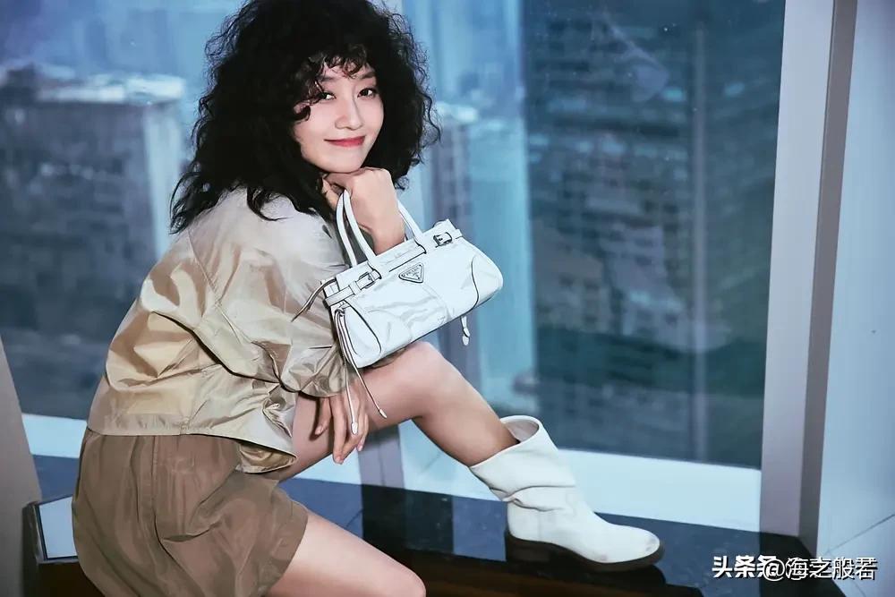 生活是自己的，尽情可爱，尽情快乐，做个自由的中年少女。

一睁眼，熟悉的一切又回