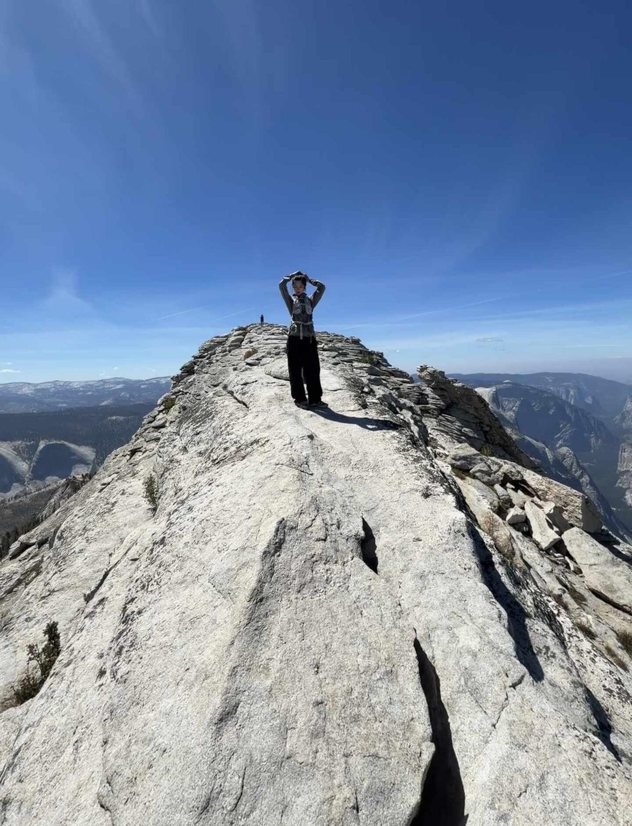 🧗‍♀️9,926 ft!
14-mile trek, done✔️刷新pr了