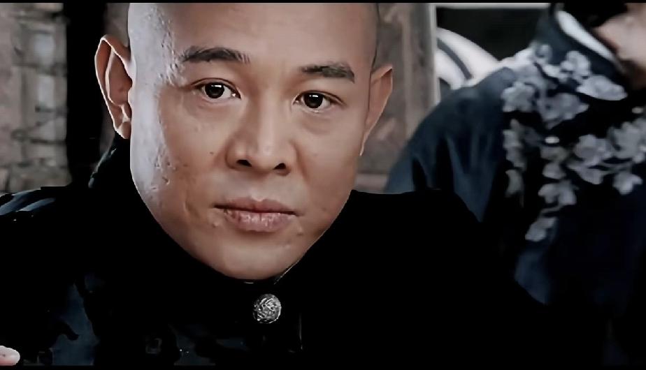 这部电影，
是李连杰的演技巅峰，文戏比武戏更精彩。
就凭李连杰的演技，如果他不是