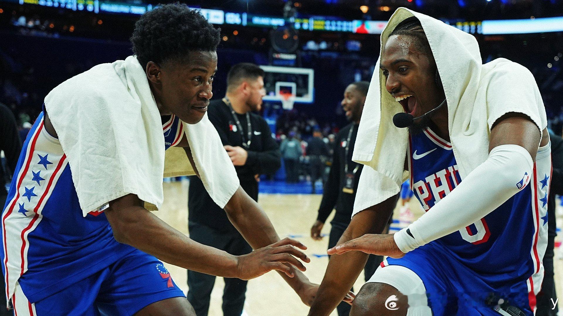 马克西& VJ：创下NBA历史纪录！自1970-71赛季开始追踪首发球员数据以来