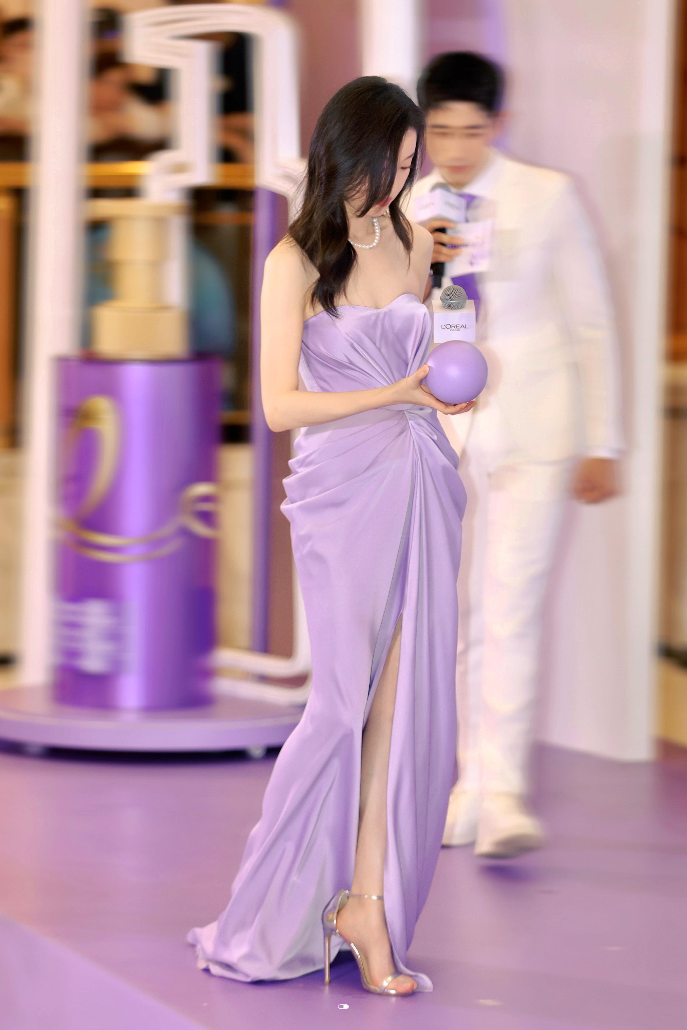 倪妮[超话] 倪妮💜紫色花仙子 ​​​