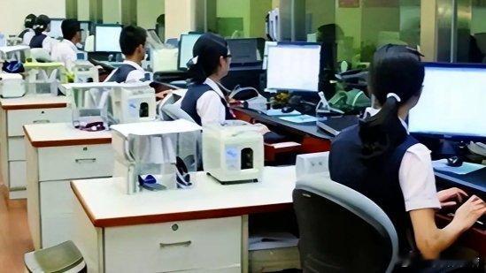 违规就得狠狠滴罚 最好是加倍滴罚......凤凰新闻【监管放大招，罚了8个亿】“