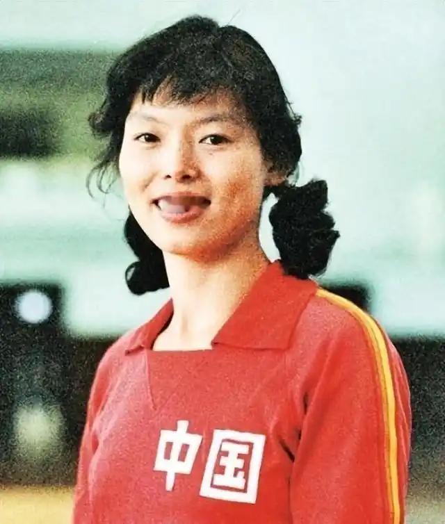 2013年，陈招娣躺在病床上，跟丈夫说，太疼了，不治了，拔管吧。丈夫没说话，女儿